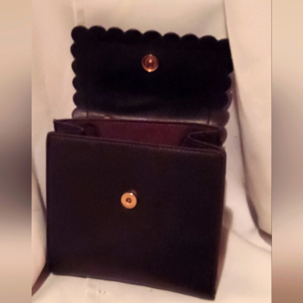 Clueless 90's black heart purse